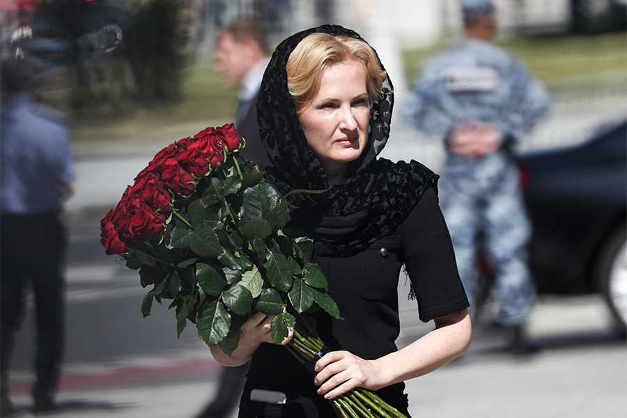 Вдова военнослужащего. Церемония прощания с Сергеем Говорухиным. Прощание со Светланой Загурской. Прощание со Светланой Евликовой.