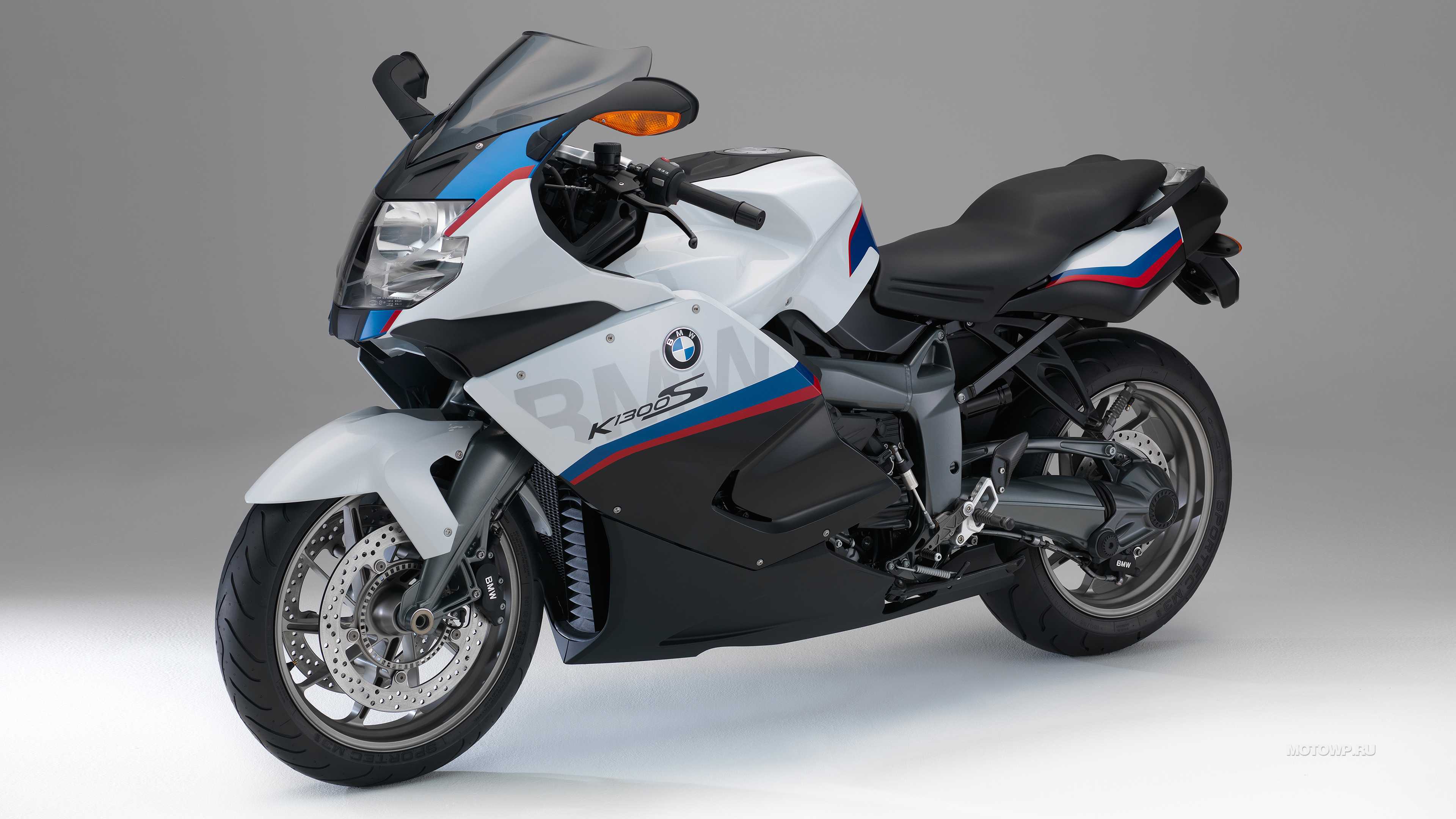 Новые модели мотоциклов. BMW k1300s. Мотоцикл BMW 1300s. BMW Moto k1300s. BMW k1300s 2015.