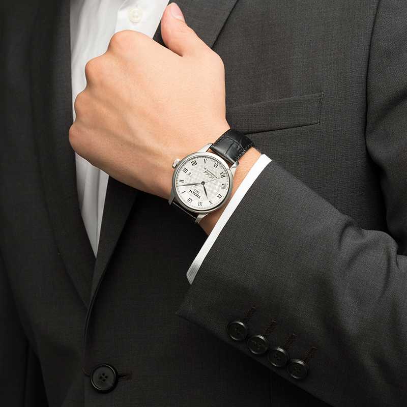 Какие часы не стоит сочетать с костюмом, когда яркий безель выглядит уместно и как носить модель на браслете из двух разных металлов