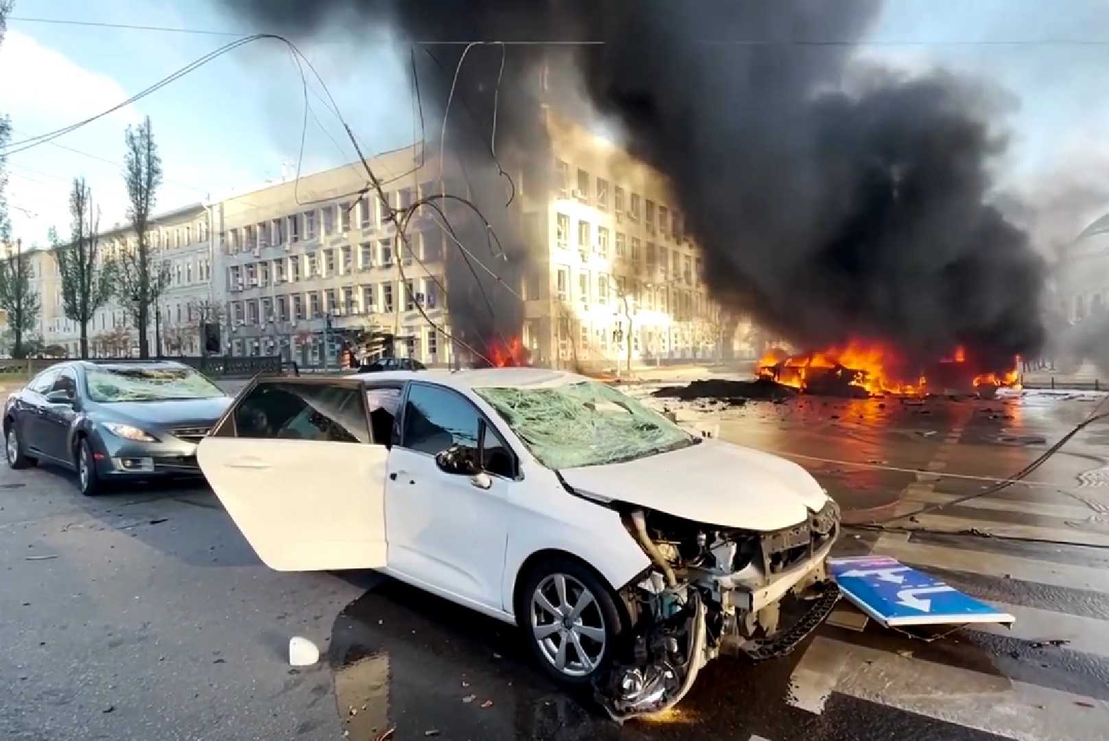 Когда разбомбят киев. Взрывы в Киеве сейчас.