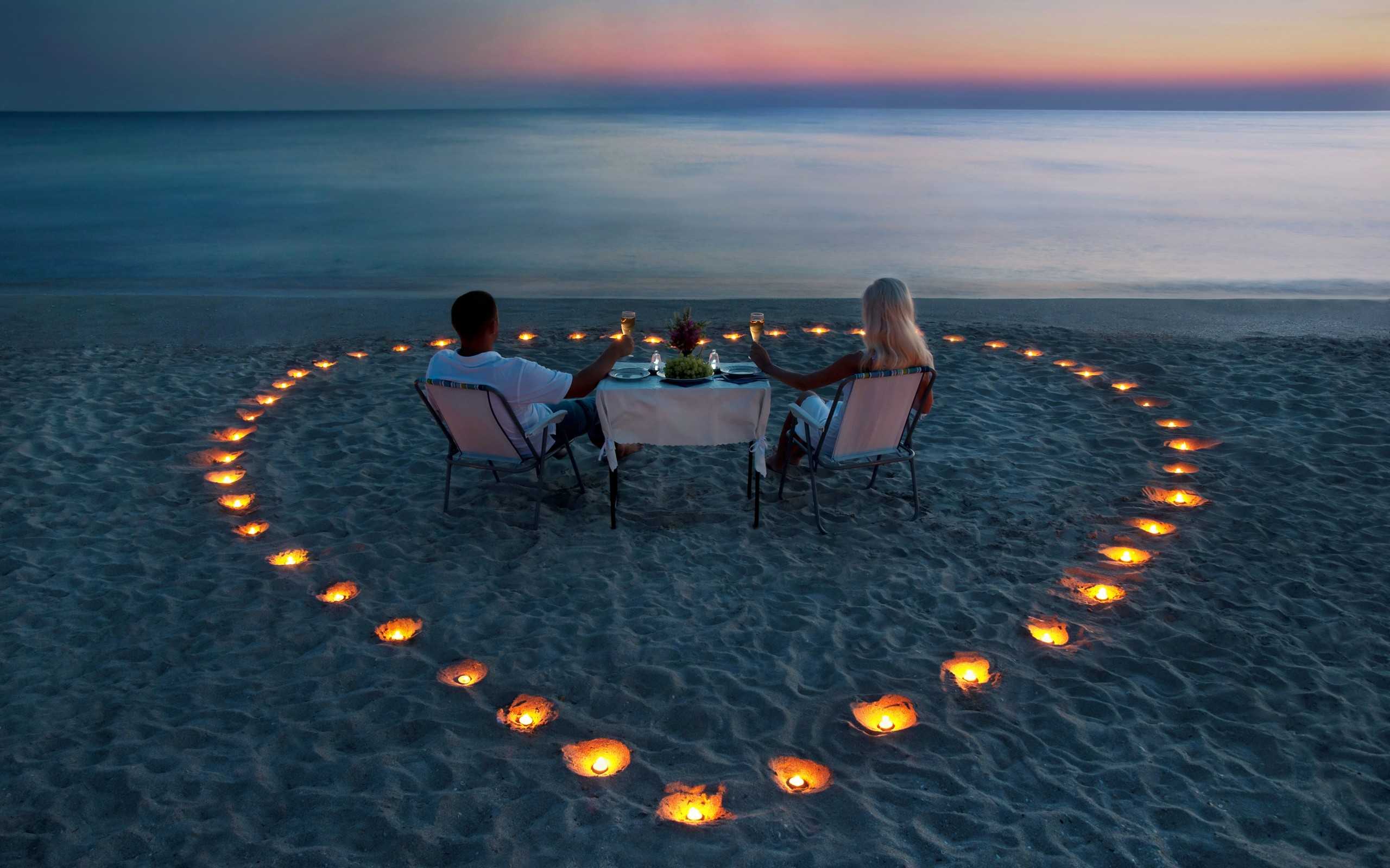 Более романтично. Красивые романтические места. Романтический вечер на берегу моря. Романтический ужин на берегу. Романтичные фото.