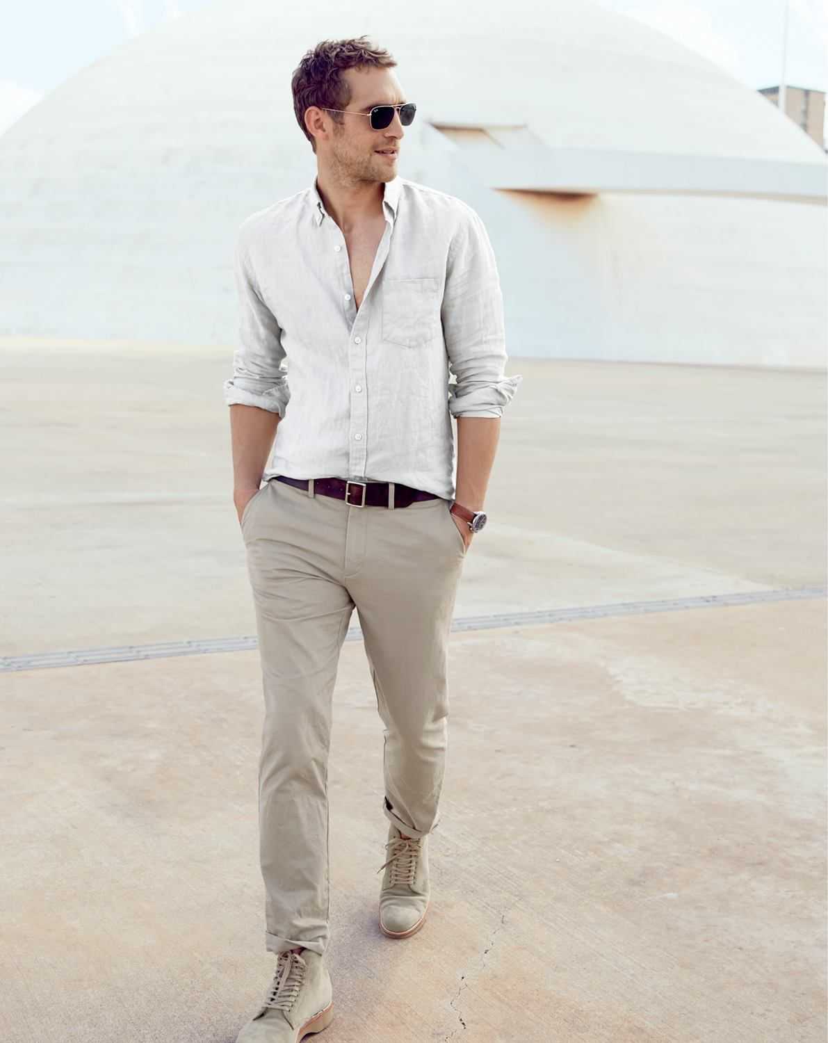 Образ белые брюки и белая рубашка